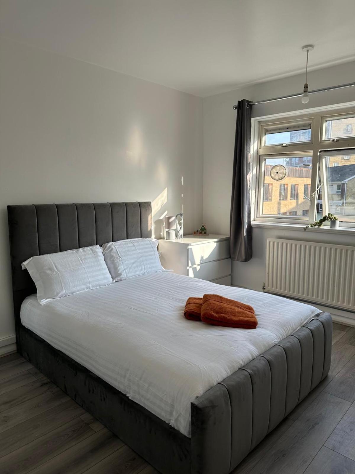 Séjour chez l'habitant Modern In A 4 Bedroom Flat In London, Shared Bathroom! Londres