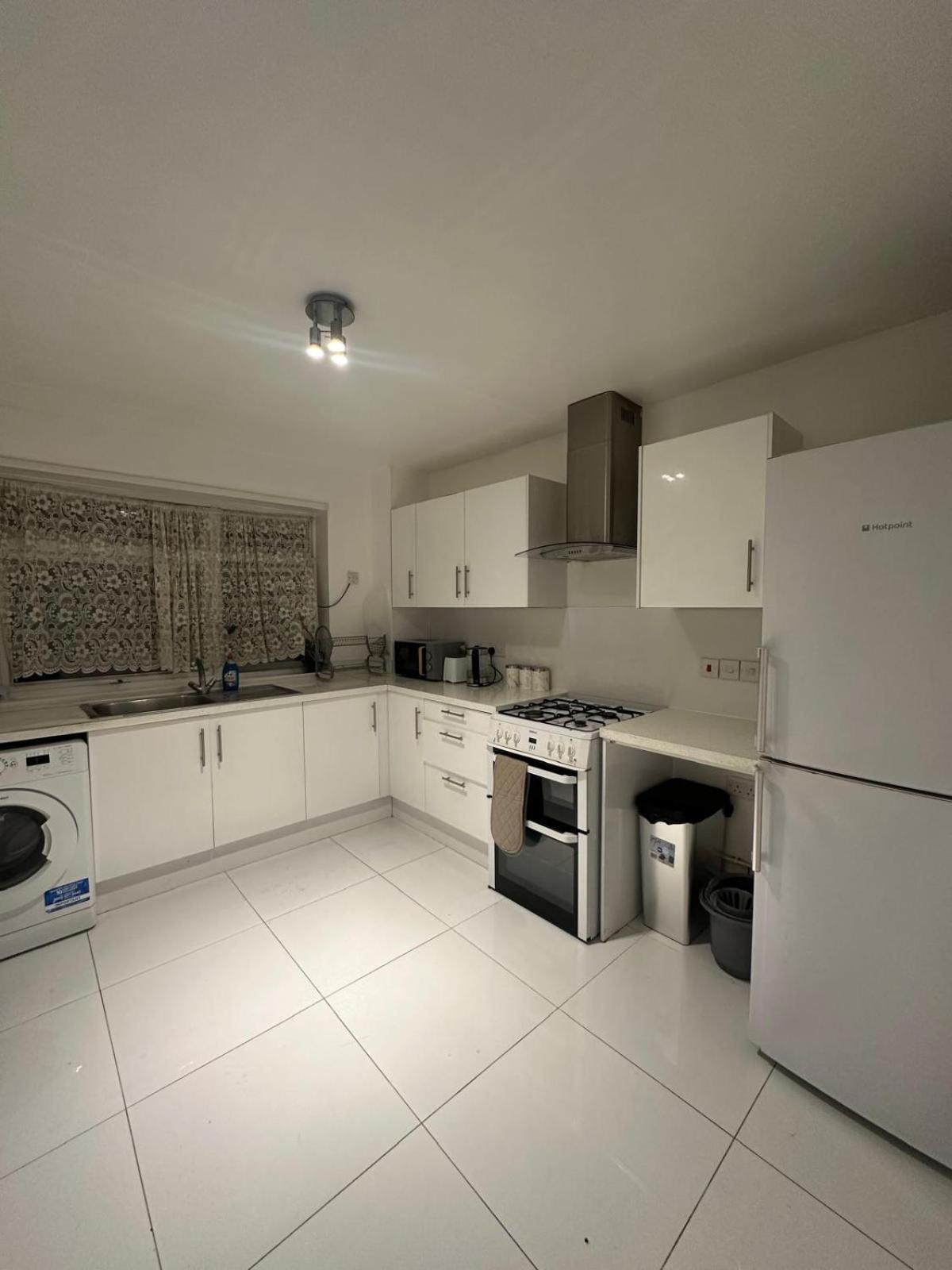 Séjour chez l'habitant Modern In A 4 Bedroom Flat In London, Shared Bathroom! Londres