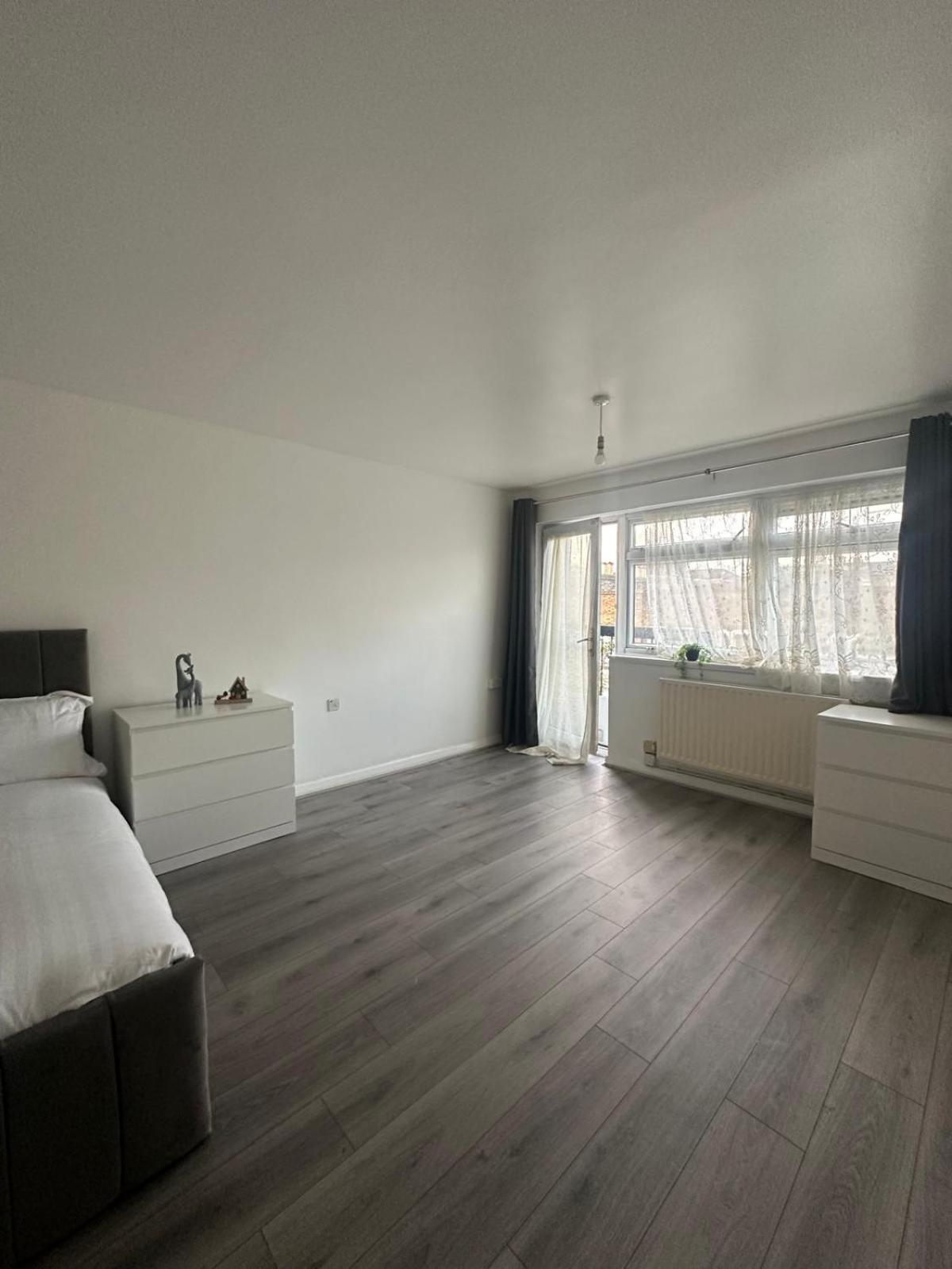 Séjour chez l'habitant Modern In A 4 Bedroom Flat In London, Shared Bathroom! Londres