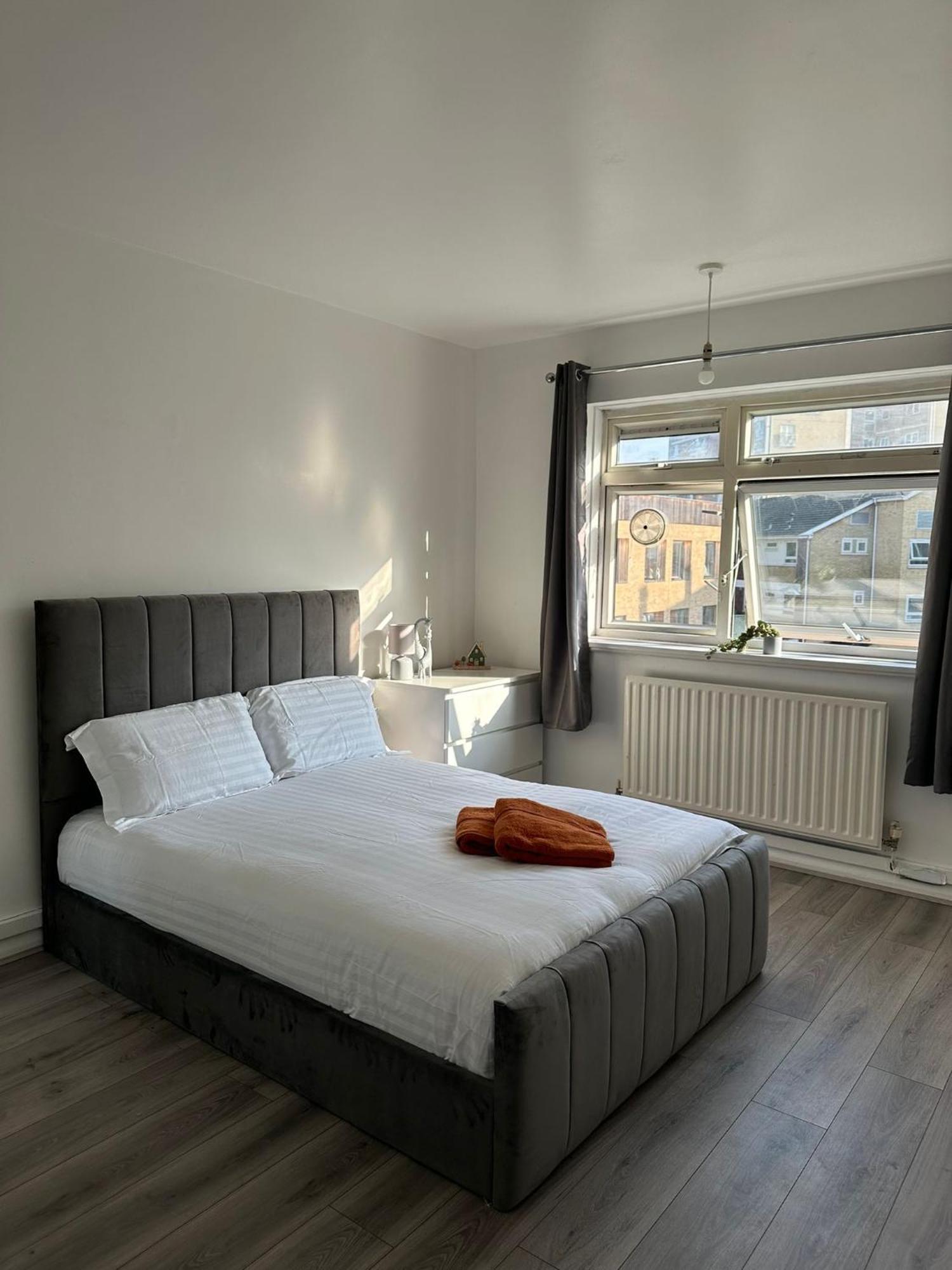 Modern In A 4 Bedroom Flat In London, Shared Bathroom! Séjour chez l'habitant *