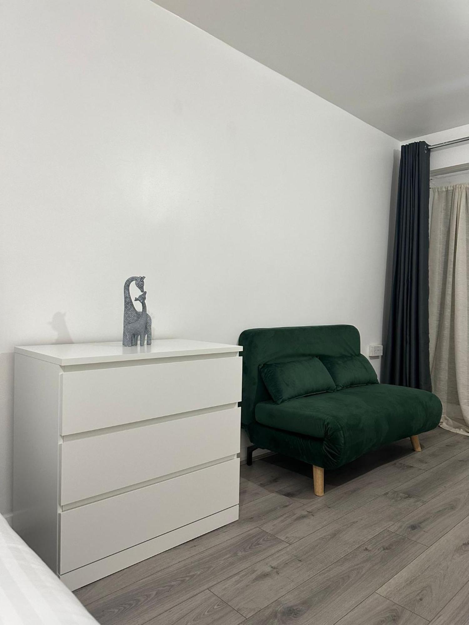 Séjour chez l'habitant Modern In A 4 Bedroom Flat In London, Shared Bathroom! Londres