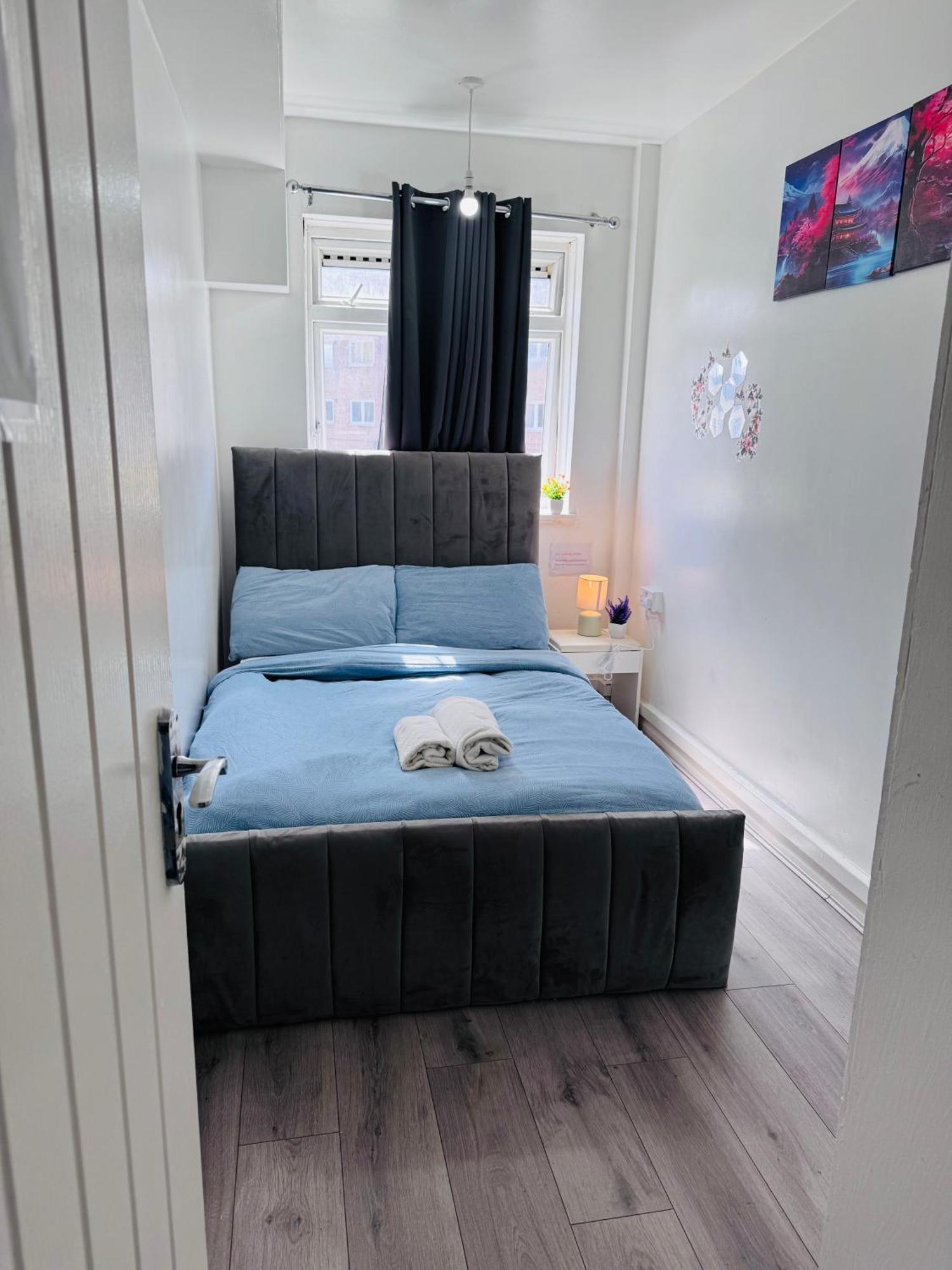 Séjour chez l'habitant Modern In A 4 Bedroom Flat In London, Shared Bathroom! *